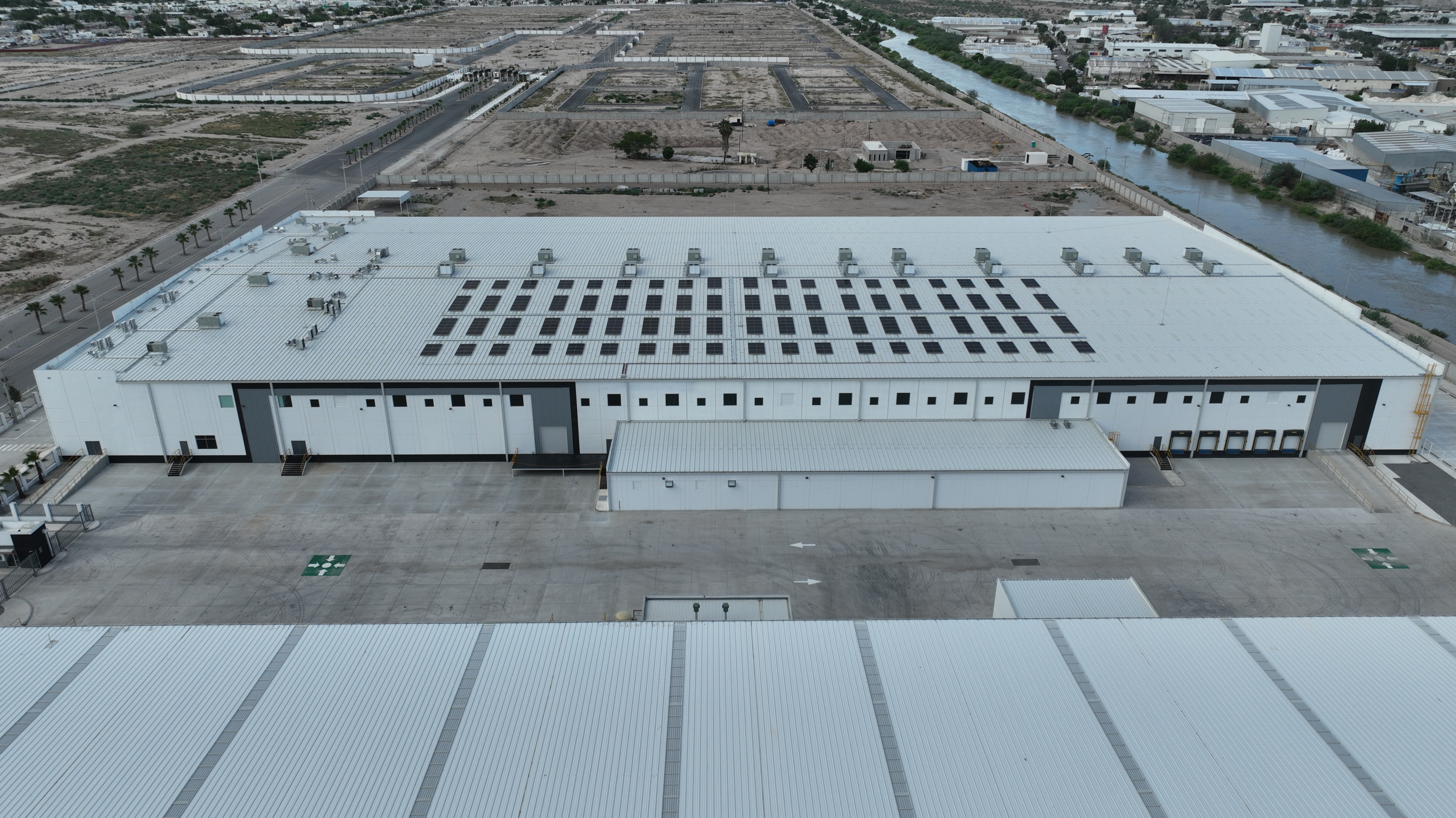 Infraestructura de green data centers diseñada por TREBOTTI para reducir el impacto ambiental en proyectos industriales